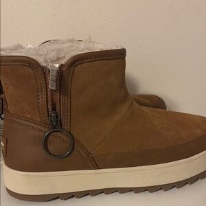 Koolaburra by UGG Brown Shearling Ankle Boots